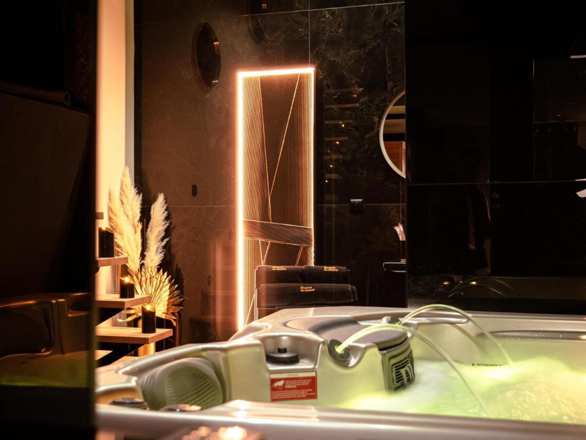 Douceur Du Charme - Love-Room A Charmes Entre Epinal Et Nancy Екстериор снимка